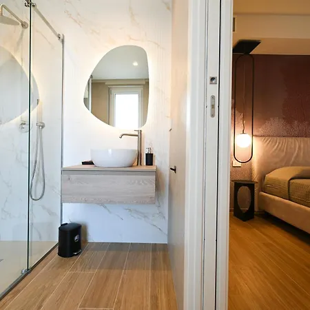 Aurisea Luxury - And *